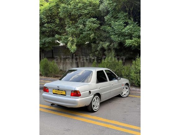 FORD ESKORT 1.6 CLX