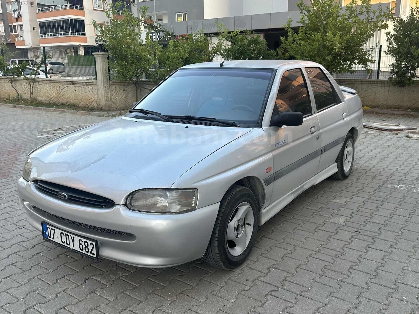 Galeriden Ford Escort 1.6 CLX 1997 Model Osmaniye 168.000 km Gri 1