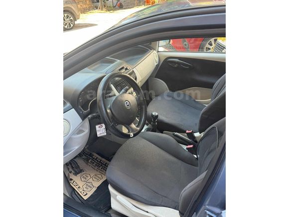 ALTINTOP GARAJDAN 2004 MODEL FİAT PUNTO