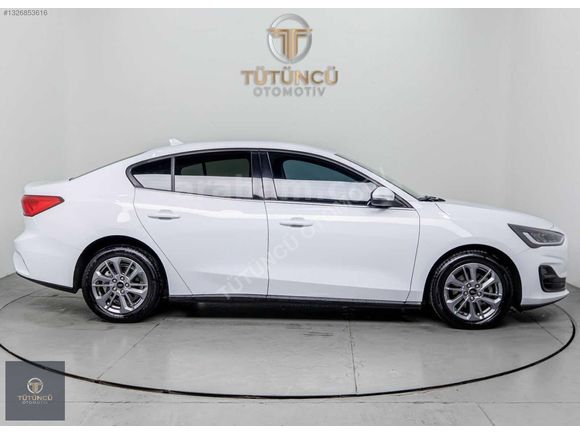 2025 FORD FOCUS 1.5 DİZEL 115HP TİTANİUM STİL HATASIZ BOYASIZ%20