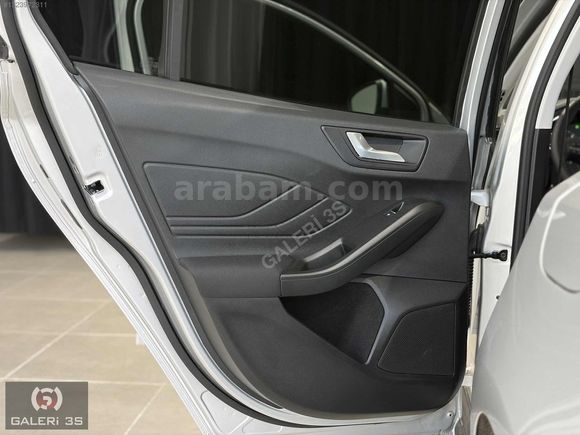 GALERİ 3S'DEN 2025 FORD FOCUS 1.5 ECOBLUE TİTANYUM STİL 6.800KM