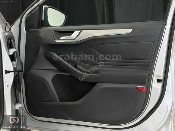 GALERİ 3S'DEN 2025 FORD FOCUS 1.5 ECOBLUE TİTANYUM STİL 6.800KM