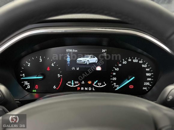 GALERİ 3S'DEN 2025 FORD FOCUS 1.5 ECOBLUE TİTANYUM STİL 6.800KM