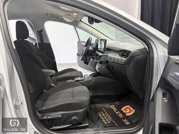 GALERİ 3S'DEN 2025 FORD FOCUS 1.5 ECOBLUE TİTANYUM STİL 6.800KM