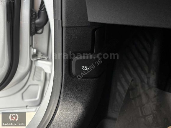GALERİ 3S'DEN 2025 FORD FOCUS 1.5 ECOBLUE TİTANYUM STİL 6.800KM
