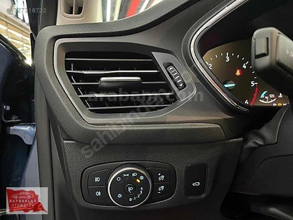 BAYRAKLAR'DAN 2025 FORD FOCUS 1.5 ECOBLUE TİTANİUM STİL