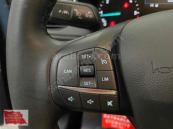 BAYRAKLAR'DAN 2025 FORD FOCUS 1.5 ECOBLUE TİTANİUM STİL