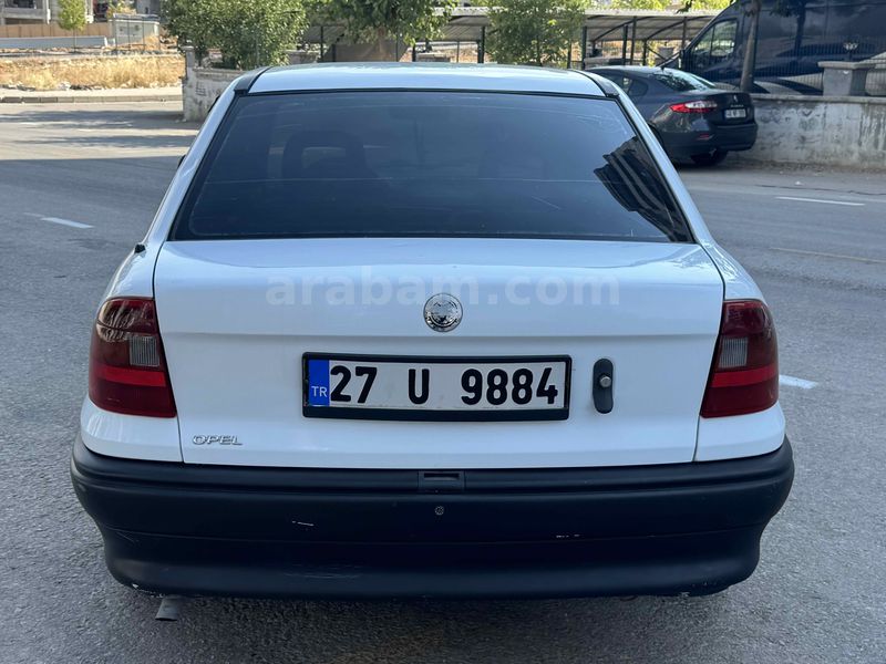 Galeriden Opel Astra 1.4 GLS 1994 Model Gaziantep 350.000 km Beyaz