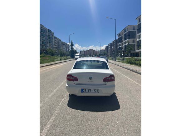 Sahibinden Skoda SuperB 1.6 TDI Elegance 2012 Model 