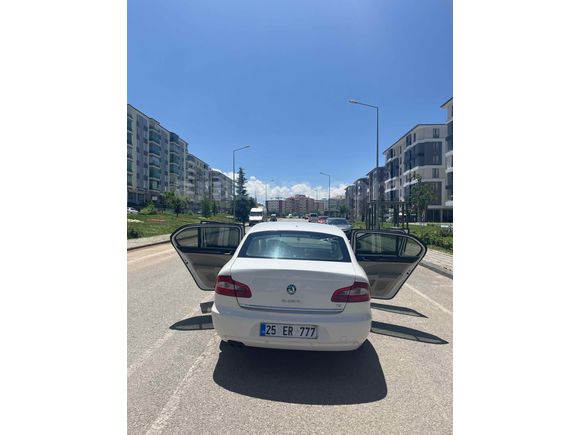 Sahibinden Skoda SuperB 1.6 TDI Elegance 2012 Model 