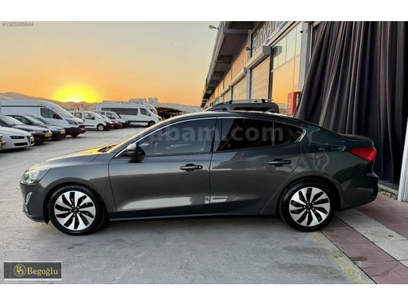 /BEGOĞLU OTOMOTİV/2019 FORD FOCUS 1.5 ECOBLUE TİTANIUM EMSALSİZ