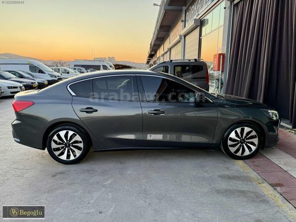 /BEGOĞLU OTOMOTİV/2019 FORD FOCUS 1.5 ECOBLUE TİTANIUM EMSALSİZ