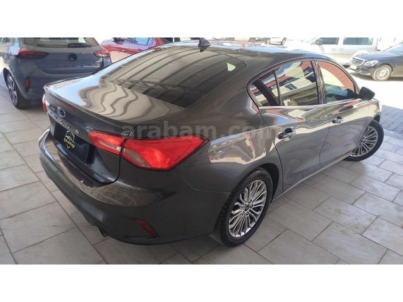 FOCUS 1.5 TİTANİUM HATASIZ Y.SERVİS BAKIMLI K.KARTINA 12 TAKSİT