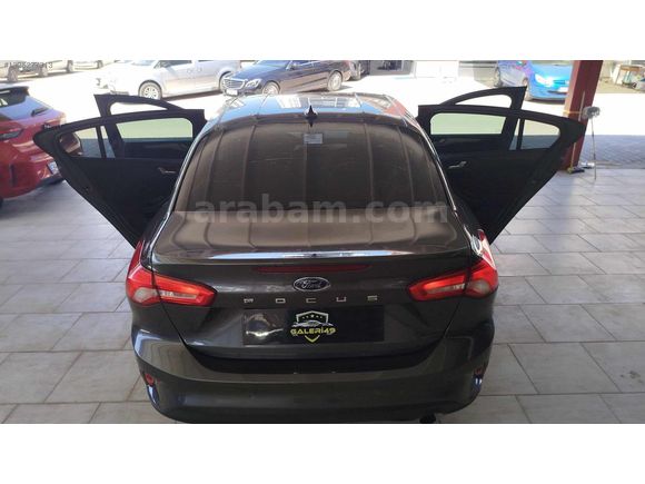 FOCUS 1.5 TİTANİUM HATASIZ Y.SERVİS BAKIMLI K.KARTINA 12 TAKSİT