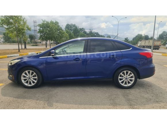 2017 model ford Focus 1.5 dCi otomatik vites sunrooflu düşük km