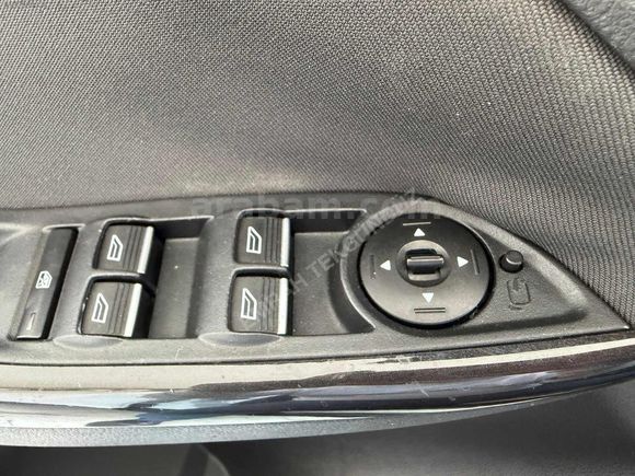2016 Boyasız Sunrof+Sony+Navigasyon+Geri Görüş 105.000 Km'De