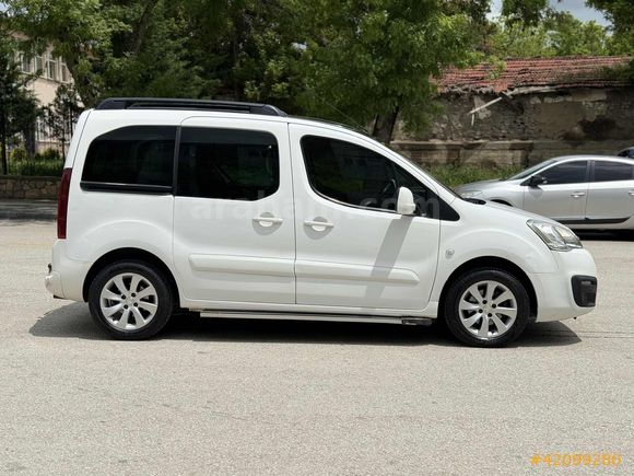 2017 PEUGEOT PARTNER TEPEE 1.6 HDI ZENITH ESP. HATASIZ.