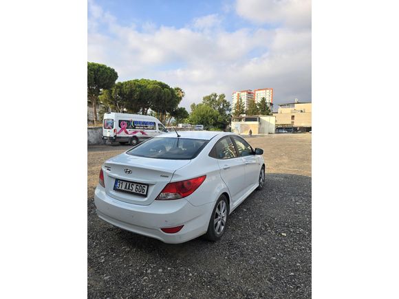 Sahibinden Hyundai Accent Blue 1.6 CRDI Mode Plus 2016 Model  185.700 km Beyaz