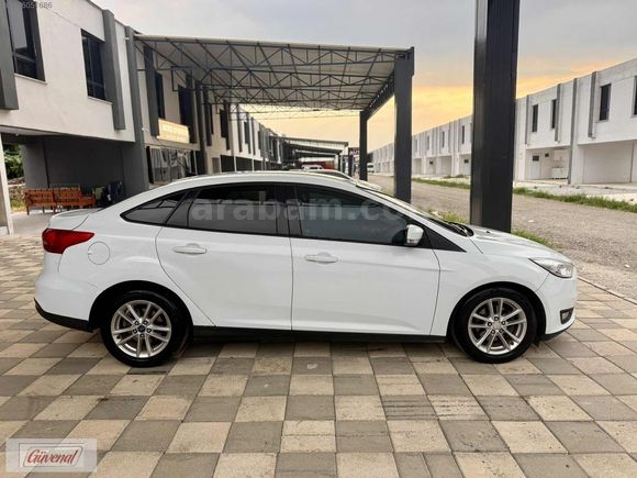 GÜVENAL'DAN 2015 FORD FOCUS 1.5 TDCİ TREND X HATASIZ