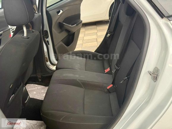GÜVENAL'DAN 2015 FORD FOCUS 1.5 TDCİ TREND X HATASIZ