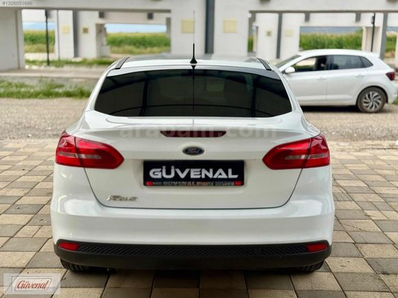 GÜVENAL'DAN 2015 FORD FOCUS 1.5 TDCİ TREND X HATASIZ