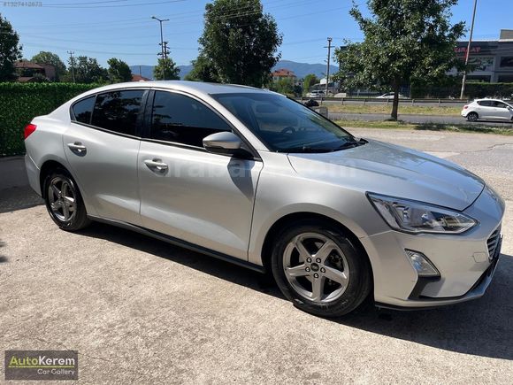 AUTO KEREM' DEN 2019 FORD FOCUS TREND X TEMİZ BAKIMLI