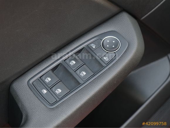 OTOSTORE'DAN Clio 1.0 TCe Touch X-Tronic 2023
