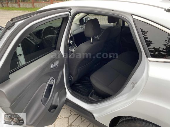 2018 MODEL 72'KM DE FORD FOCUS TREND X OTM