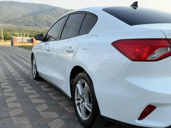 FORD FOCUS 1.5TREND X DİZEL OTOMATİK