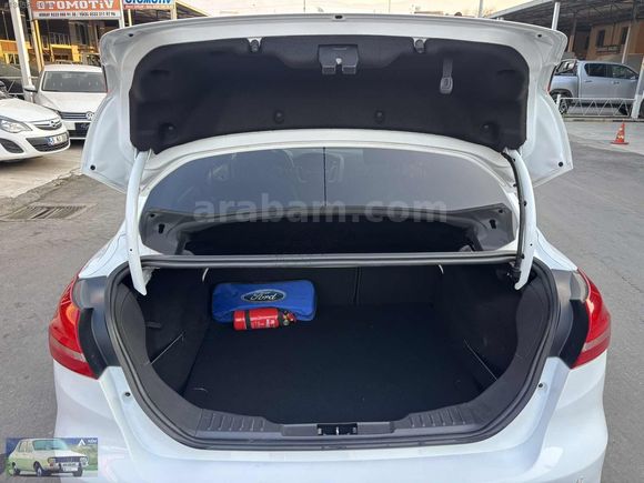 2015 MODEL FOCUS OTOMATİK 84.000 KM HATASIZ BOYASIZ