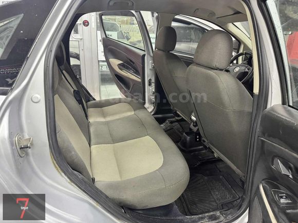 yeditepe den 2013 linea 1.3 m.jet 4 cam otomatik abs geri görüş