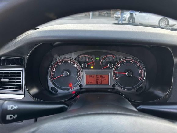Linea 1.3multijet 128000 km dehatasız