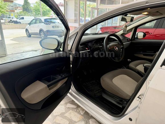 LİNEA 1.3 MULTİJET DEĞİŞENSİZ 186.000 KM 2013 MODEL