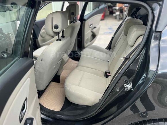 ZEVK OTO GALERİDEN MEGANE 3