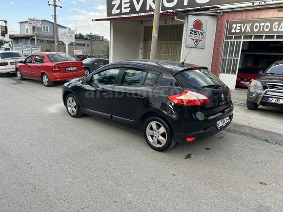 ZEVK OTO GALERİDEN MEGANE 3