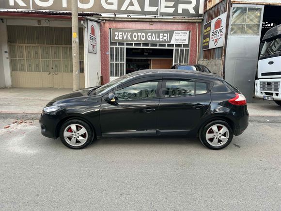 ZEVK OTO GALERİDEN MEGANE 3