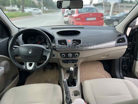 ZEVK OTO GALERİDEN MEGANE 3