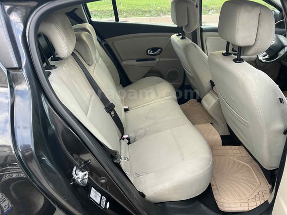 ZEVK OTO GALERİDEN MEGANE 3