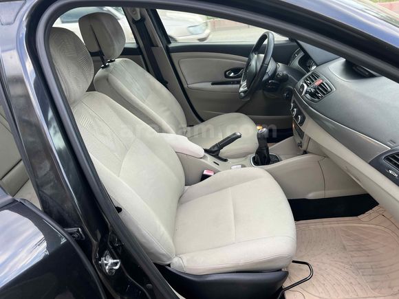 ZEVK OTO GALERİDEN MEGANE 3