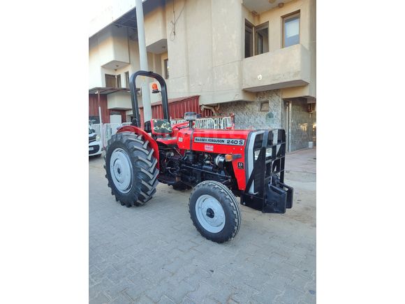 Galeriden Massey Ferguson 2004 MODEL 240 S Manisa