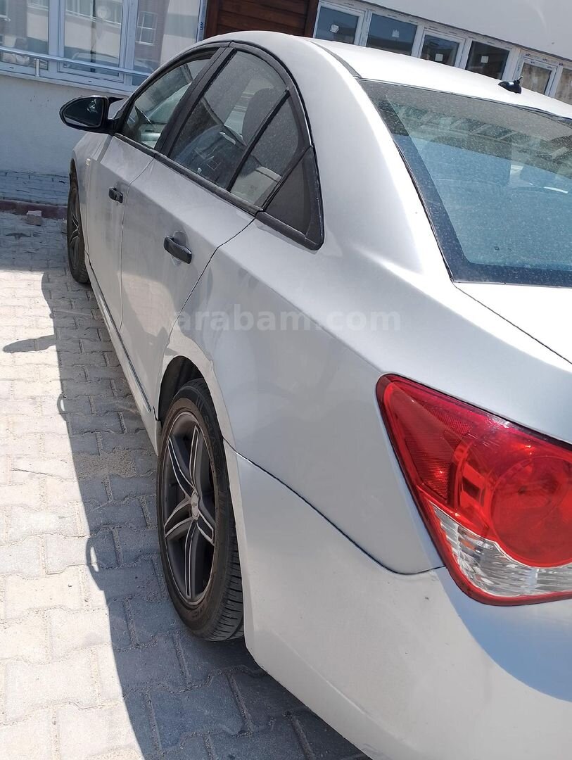Sahibinden Chevrolet Cruze 1.6 LS 2009 Model Konya 218.000 km Gri (Gümüş) 3
