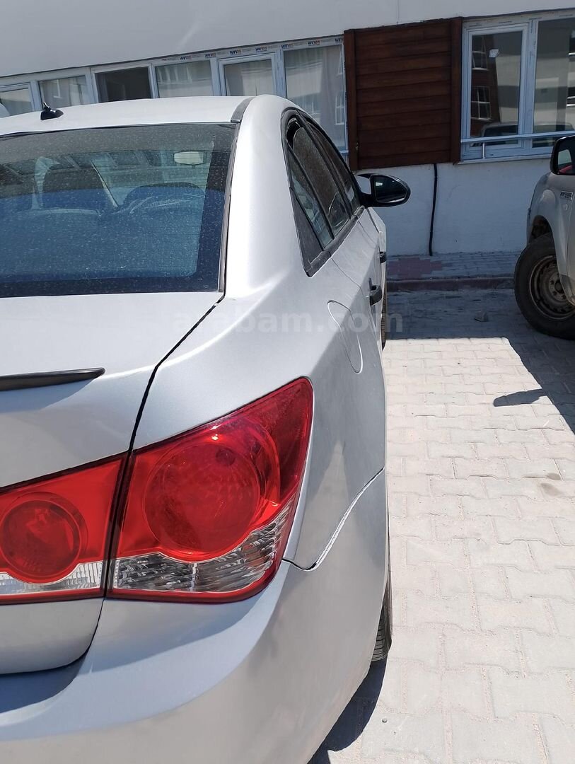 Sahibinden Chevrolet Cruze 1.6 LS 2009 Model Konya 218.000 km Gri (Gümüş) 4