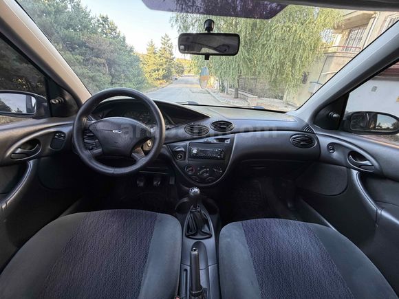 2001 FORD FOCUS 1.6 AMBİENTE 252 BİN KM DE DEĞİŞENSİZ KLİMALI BAKIMLI ARAÇ