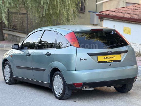 2001 FORD FOCUS 1.6 AMBİENTE 252 BİN KM DE DEĞİŞENSİZ KLİMALI BAKIMLI ARAÇ