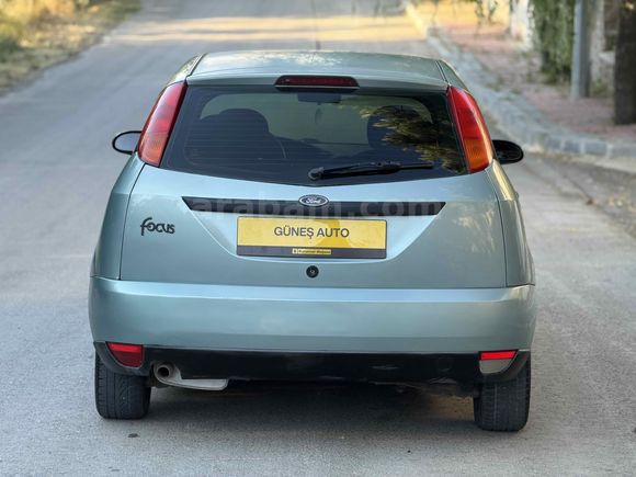 2001 FORD FOCUS 1.6 AMBİENTE 252 BİN KM DE DEĞİŞENSİZ KLİMALI BAKIMLI ARAÇ
