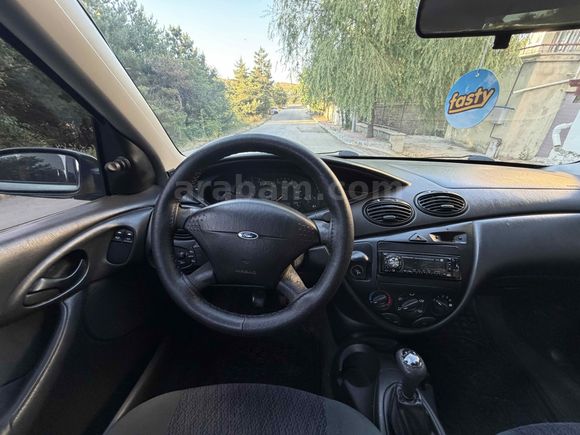 2001 FORD FOCUS 1.6 AMBİENTE 252 BİN KM DE DEĞİŞENSİZ KLİMALI BAKIMLI ARAÇ