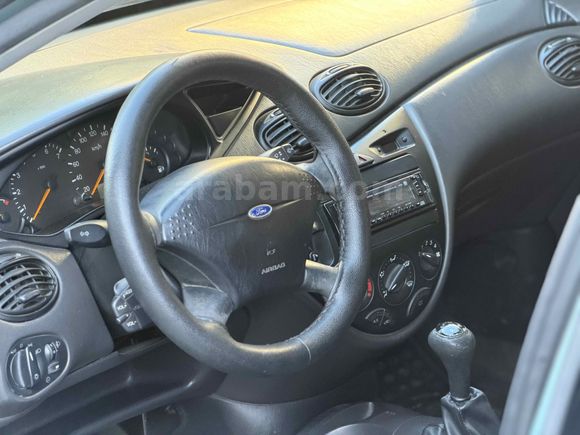 2001 FORD FOCUS 1.6 AMBİENTE 252 BİN KM DE DEĞİŞENSİZ KLİMALI BAKIMLI ARAÇ