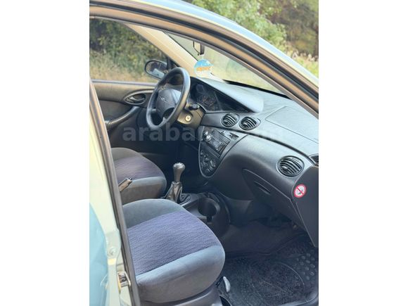 2001 FORD FOCUS 1.6 AMBİENTE 252 BİN KM DE DEĞİŞENSİZ KLİMALI BAKIMLI ARAÇ