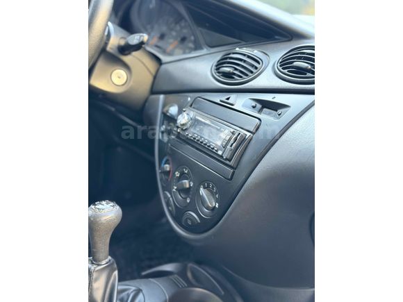 2001 FORD FOCUS 1.6 AMBİENTE 252 BİN KM DE DEĞİŞENSİZ KLİMALI BAKIMLI ARAÇ