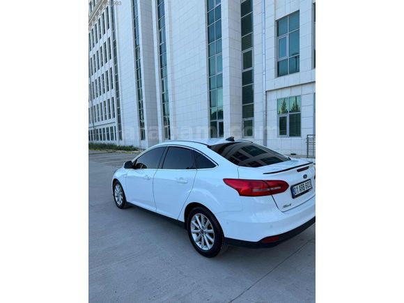 2015 MODEL HATASIZ BOYASIZ HASAR KAYITSIZ FORD FOCUS TİTANIUM